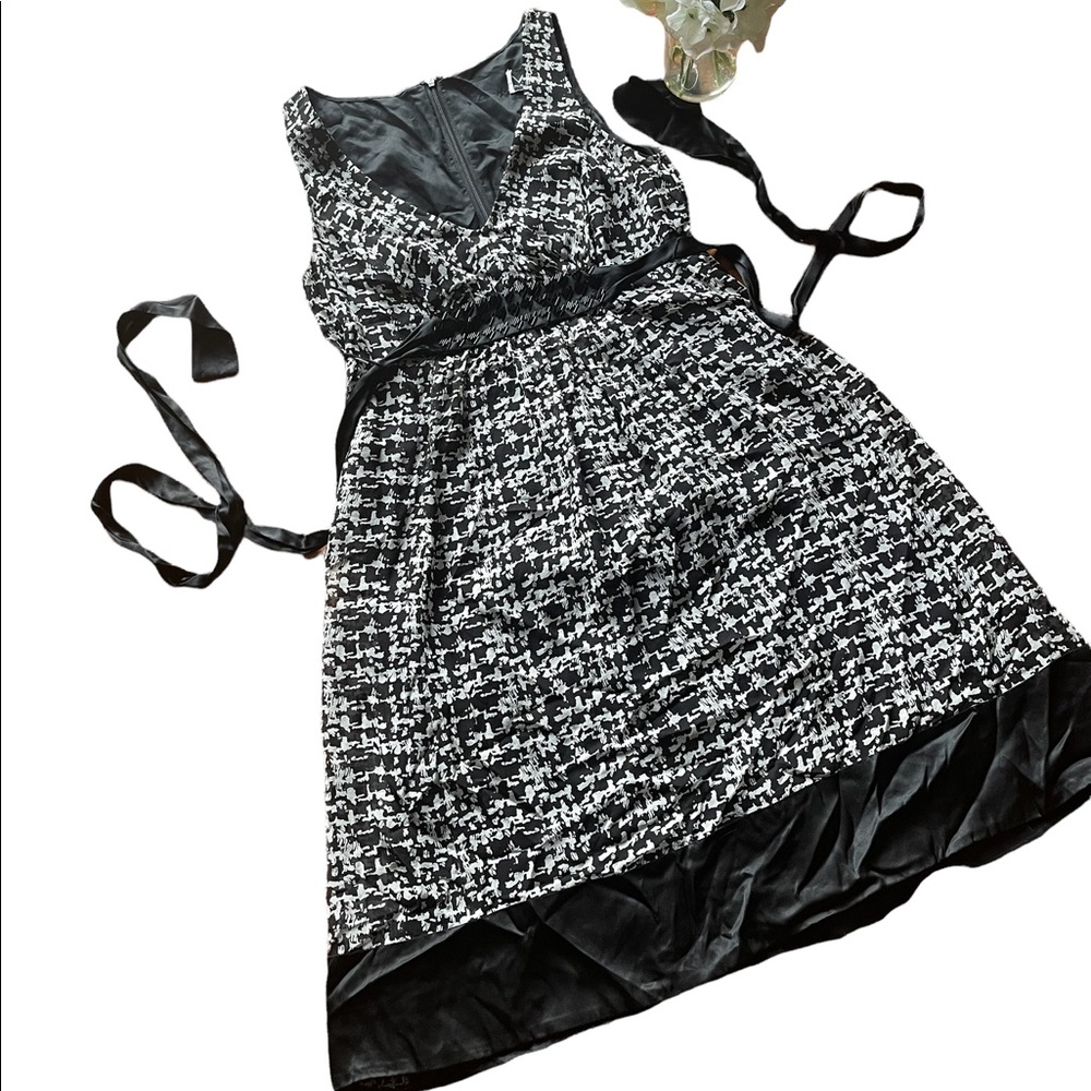 Carmen Marc Valvo Black And White Dress